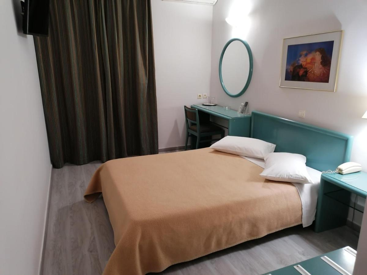 Hotel Galaxias Agrinio Bagian luar foto