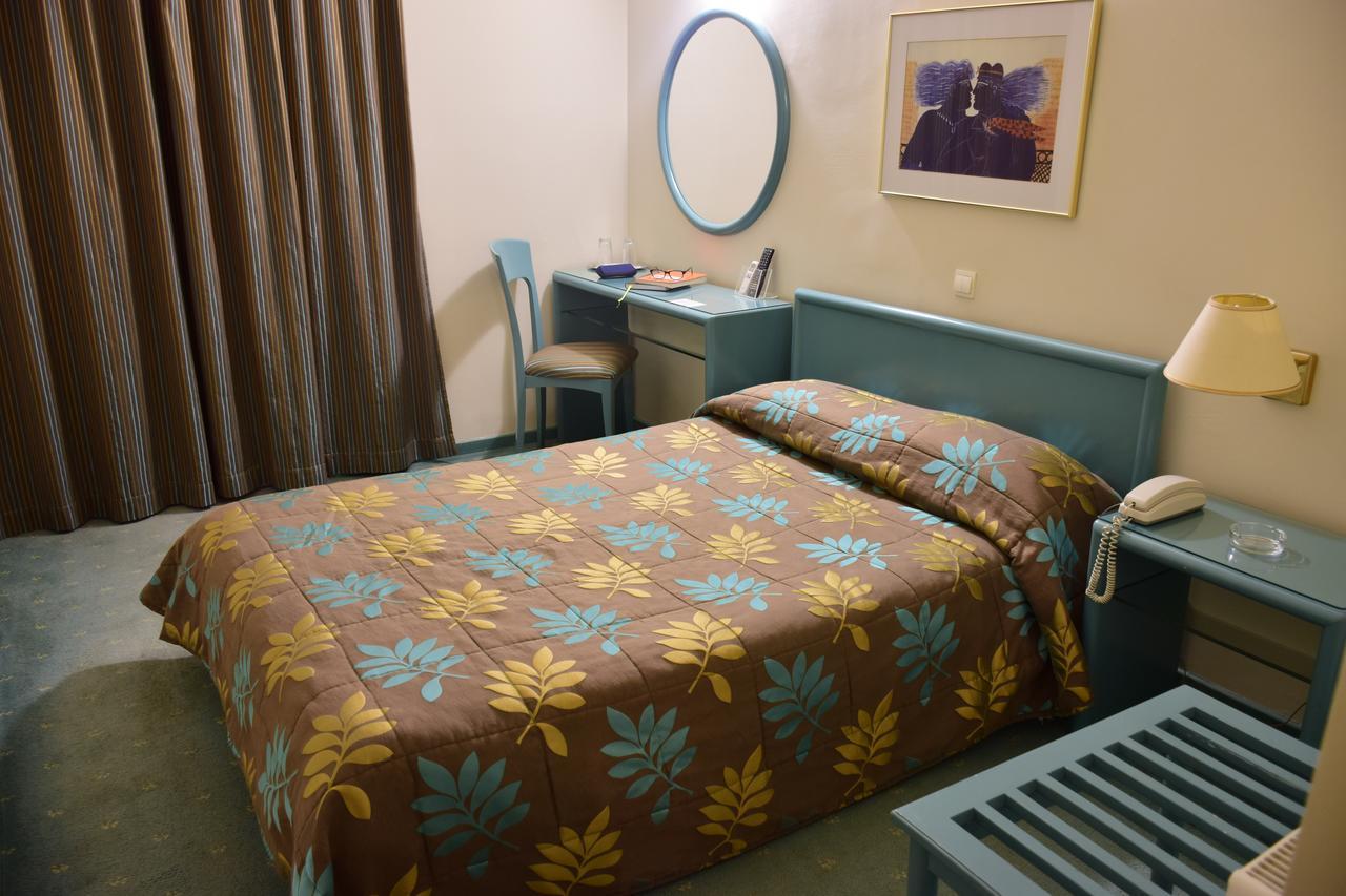 Hotel Galaxias Agrinio Bagian luar foto
